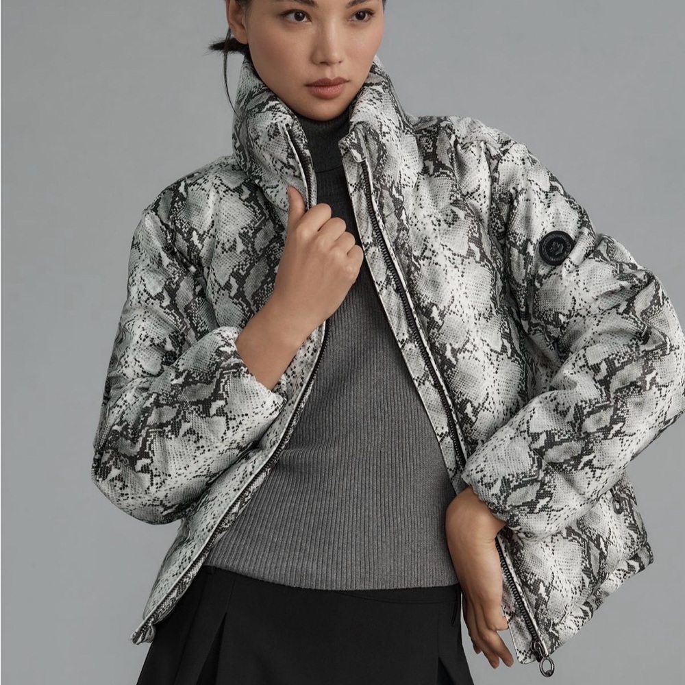 Noize Women's Black and White Snake Print Puffer Jacket NEVER WORN